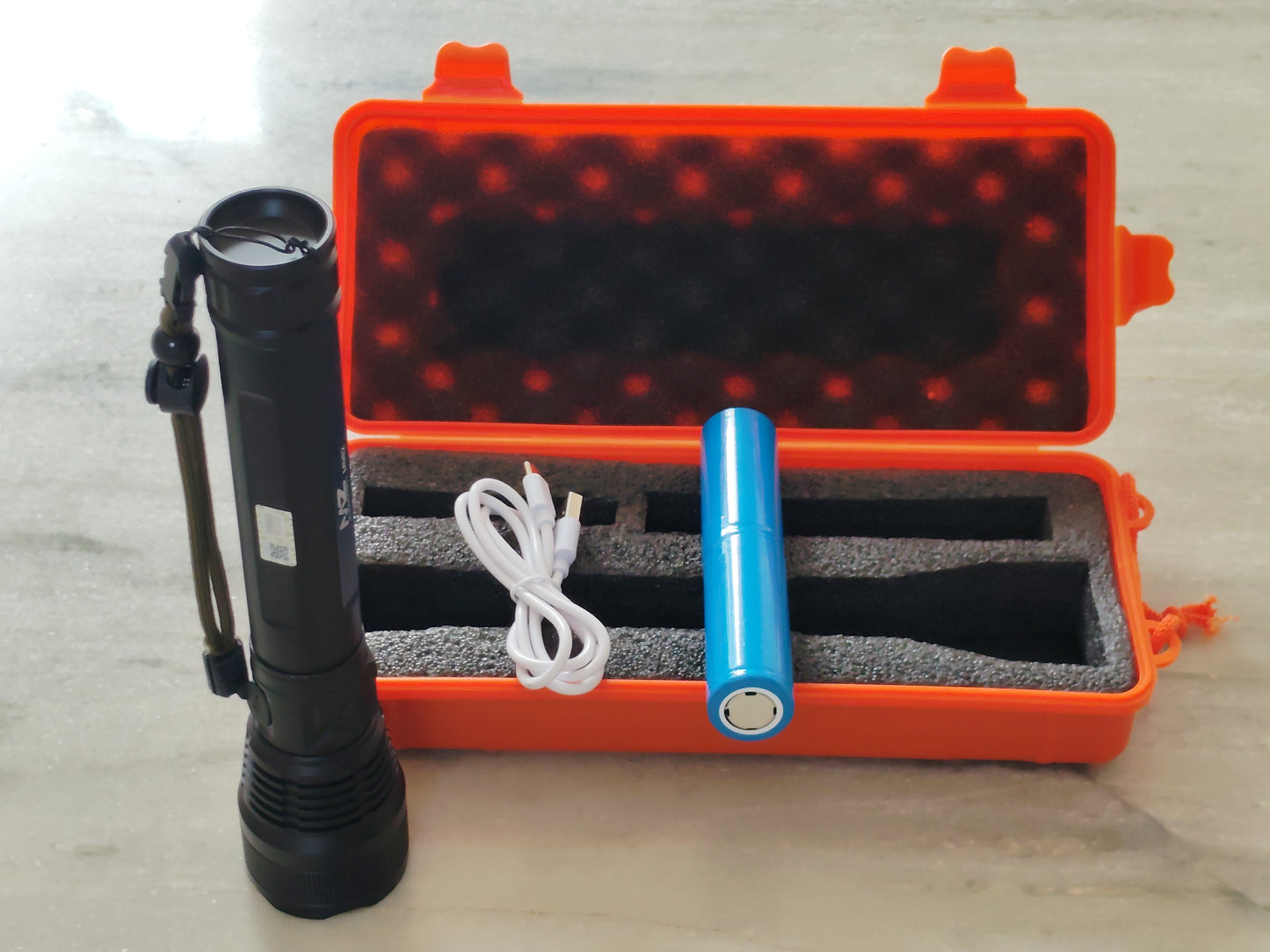 MT-982™ Rechargeble LED Torch